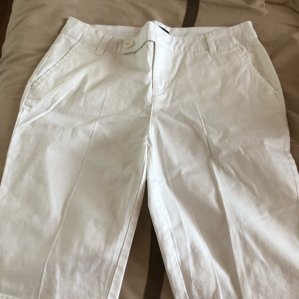 Pre loved EUC white Bermuda shorts